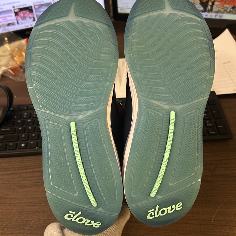 Clove Classic Navy Shoes - Picture 4 of 5